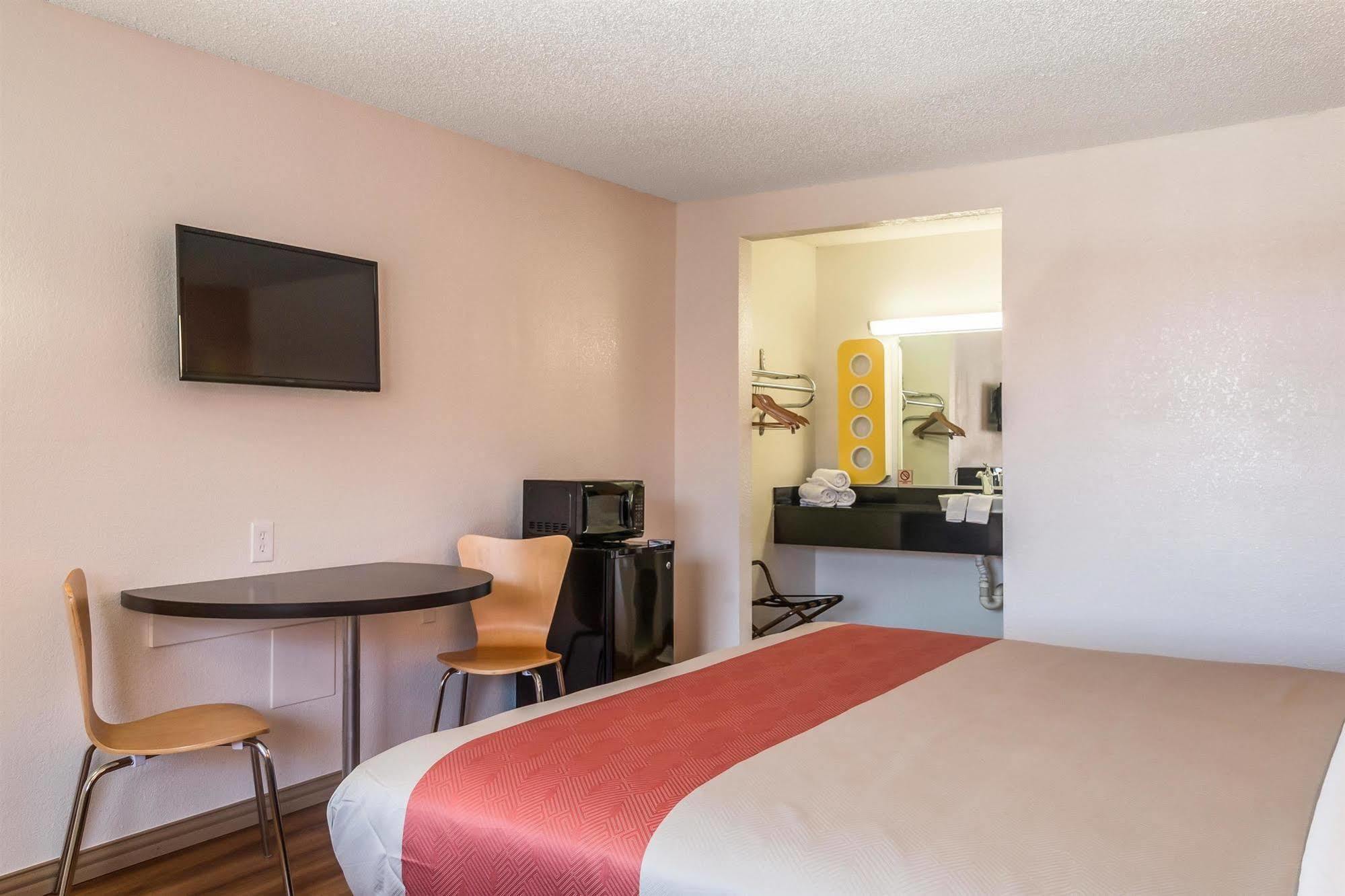 Motel 6-Mesquite, TX - Rodeo - Convention Ctr Esterno foto