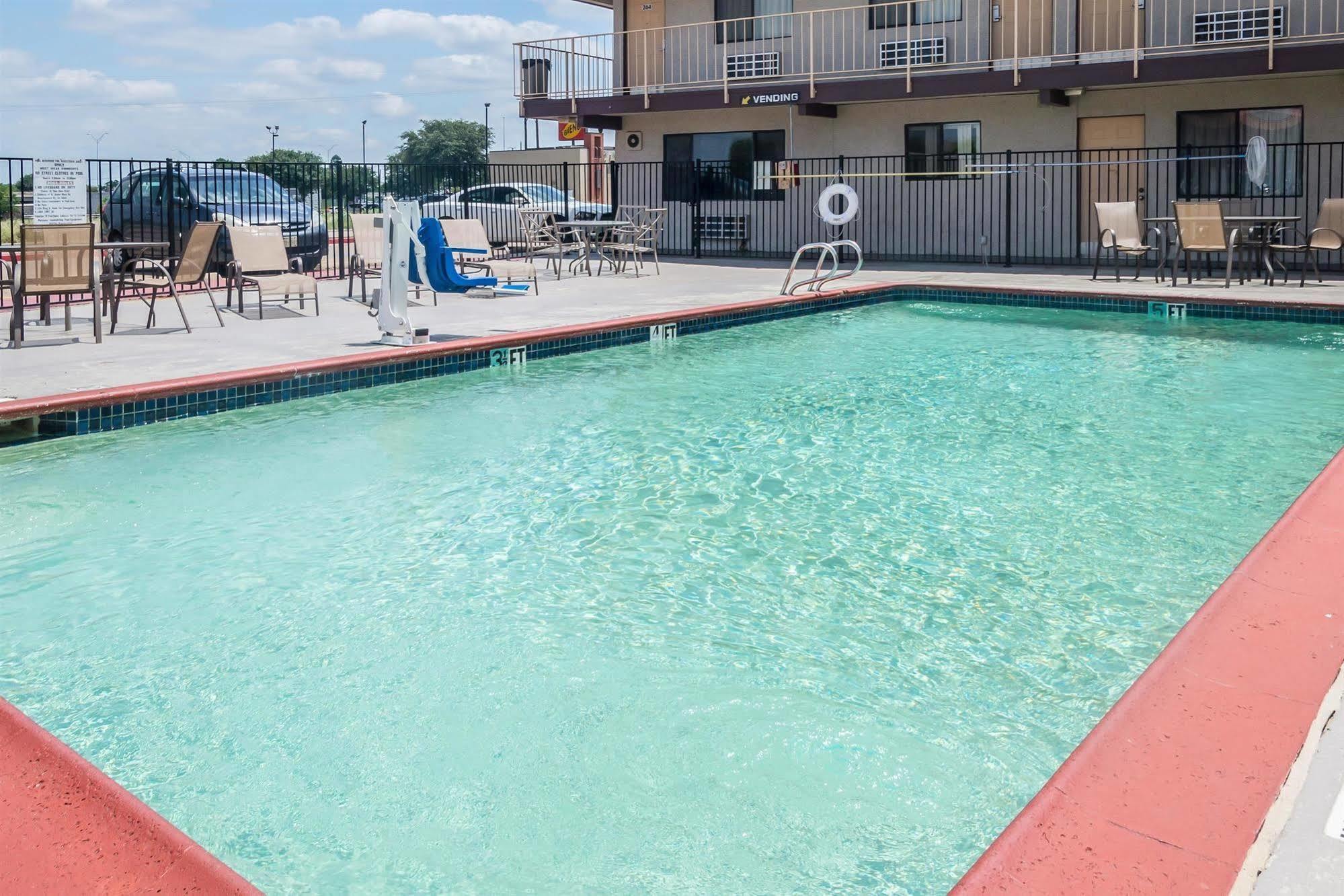 Motel 6-Mesquite, TX - Rodeo - Convention Ctr Esterno foto